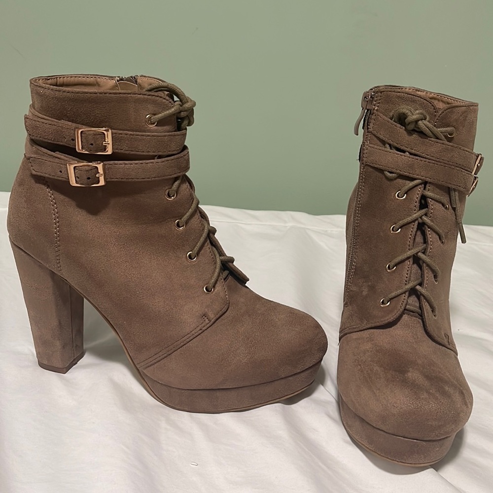 Nanamacs “Poetic Justice” Bootie (Taupe) Size 10